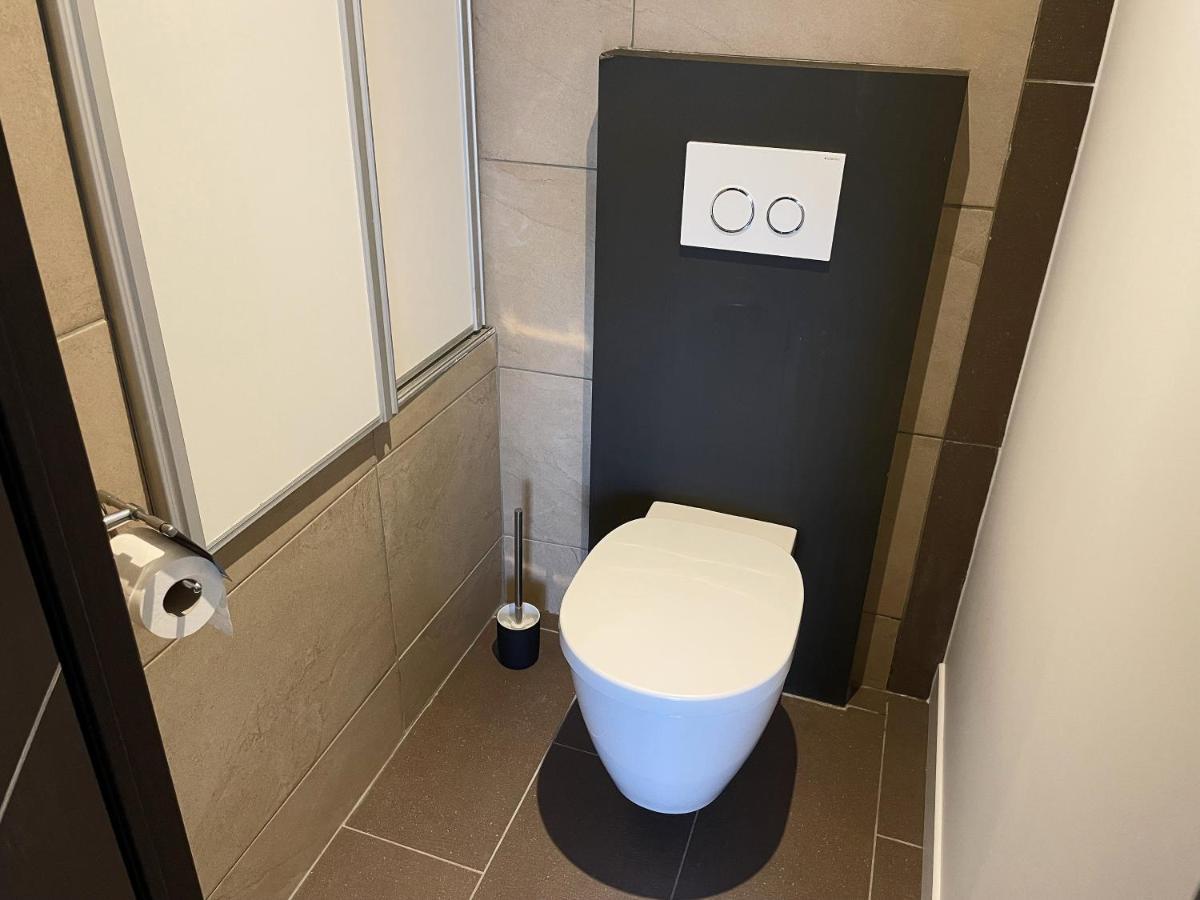 Unique! Jacuzzi Prive 35°C + Cinema Villa Entiere Meyzieu Eksteriør bilde